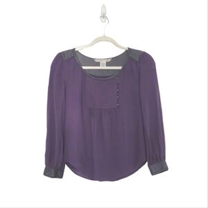Diane Von Furstenberg 100% Silk Long Sleeve Blouse.
